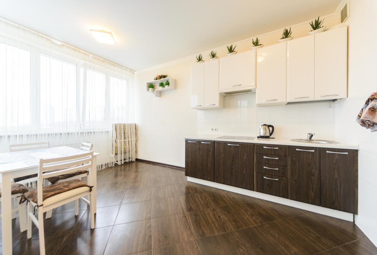 Квартиры По Улице Феодосийская, 1-А Kiev Exterior foto